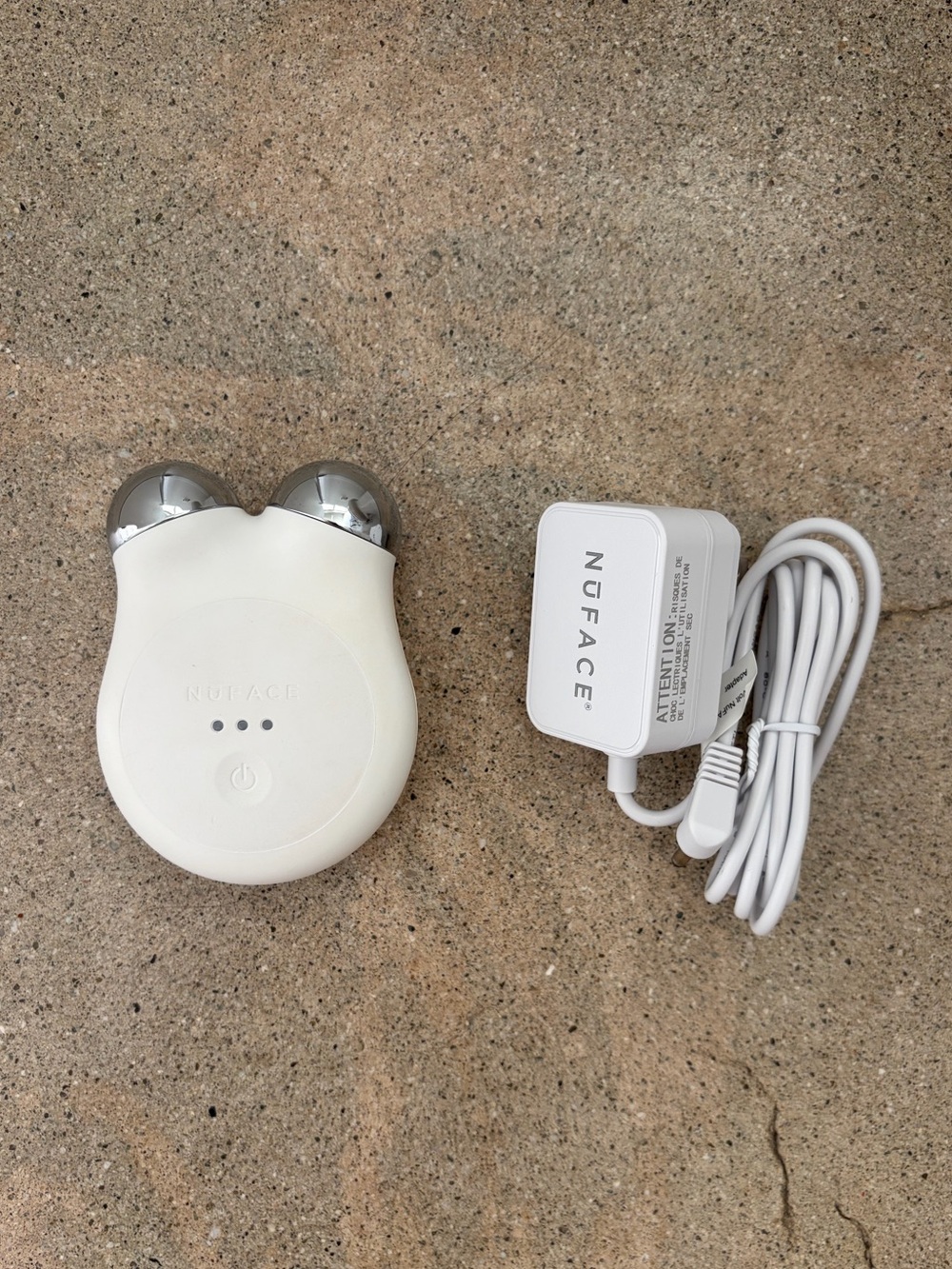 Nuface Mini+ Micro current Device in White